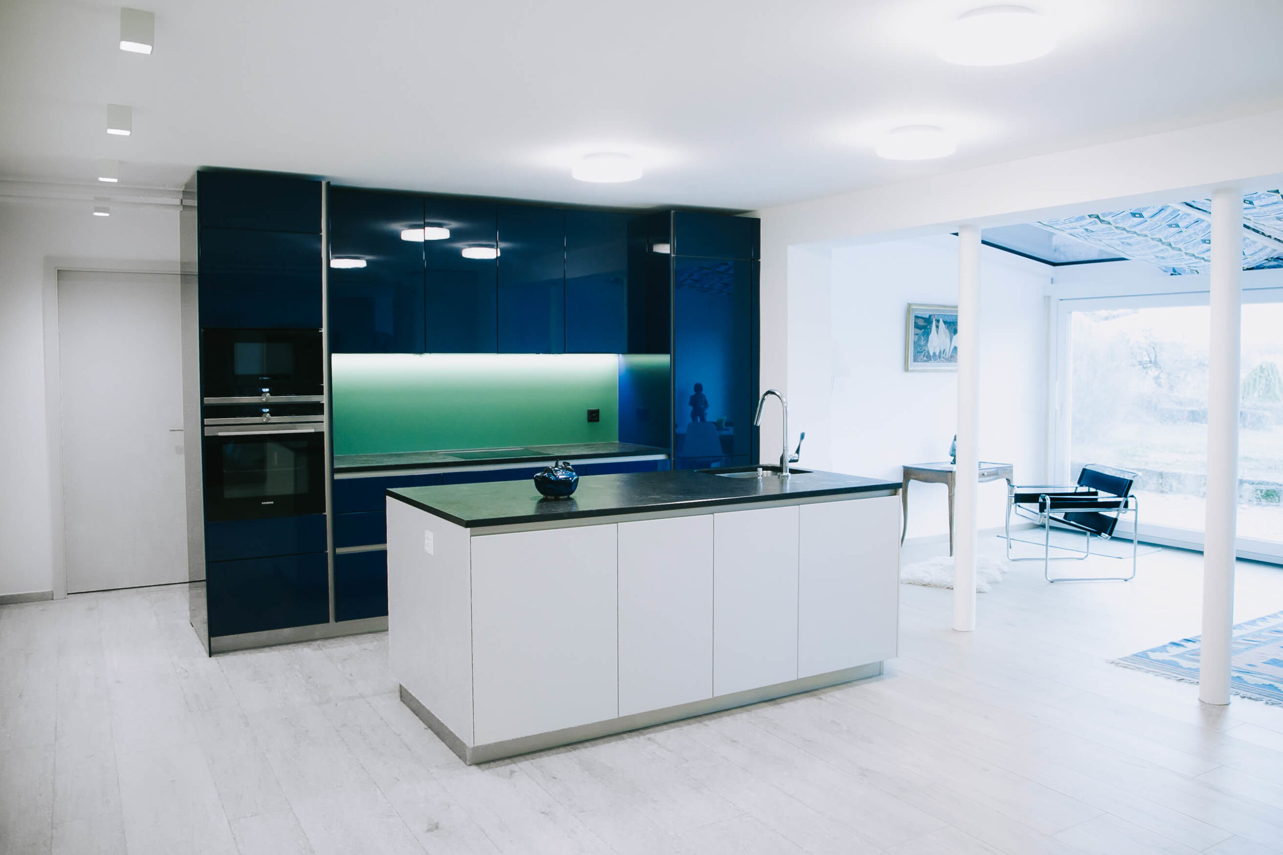 Cuisine moderne sur-mesure conçue par L’Agencerie avec des meubles Snaidero