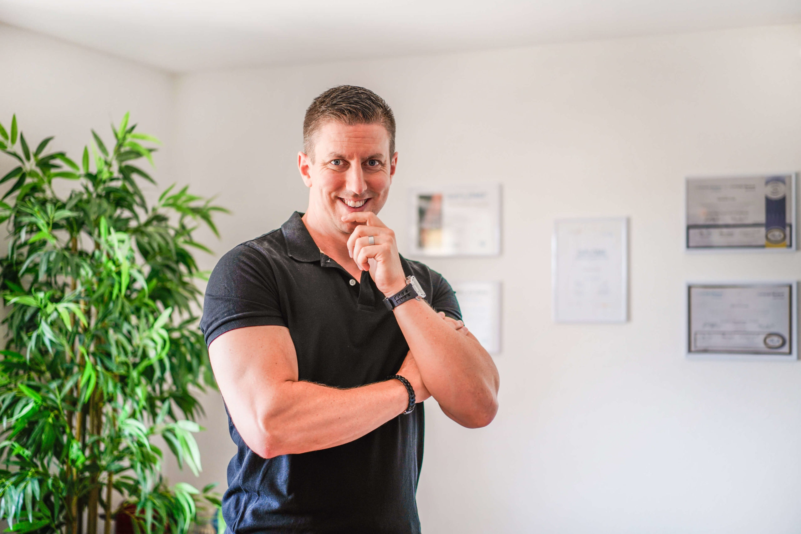 Sébastien Favre, coach-minder, guidant ses coachés vers un bien-être mental et physique chez Mindseb